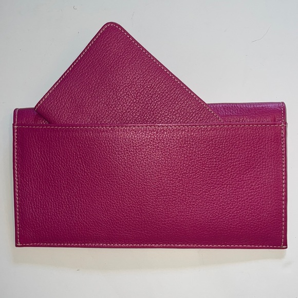 Raika magenta pebbled leather travel pouch w/matching passport cover– NIB - Picture 5 of 12